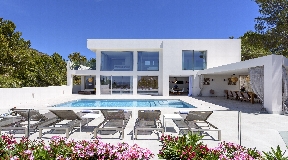 Large modern Villa in Cap Martinet for sale
